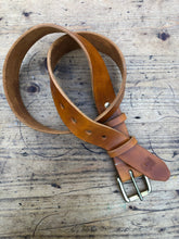 Load image into Gallery viewer, Philby 01 British veg tanned Chestnut leather and brass belt