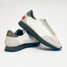 Load image into Gallery viewer, Joe &amp; Co X Gola Off White &amp; Olive Classic Springfield 70&#39;s Joggerw
