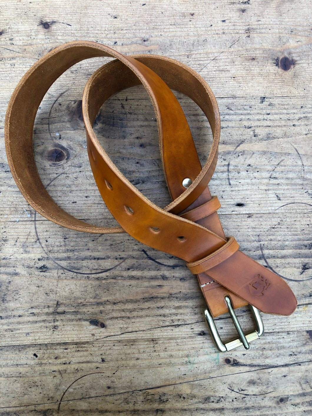 Philby 01 British veg tanned Chestnut leather and brass belt