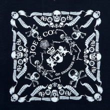 Load image into Gallery viewer, Skull &amp; Bones black bandana

