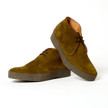 Load image into Gallery viewer, Joe &amp; Co x Sanders 02 Olive Green Suede Chucka Boot
