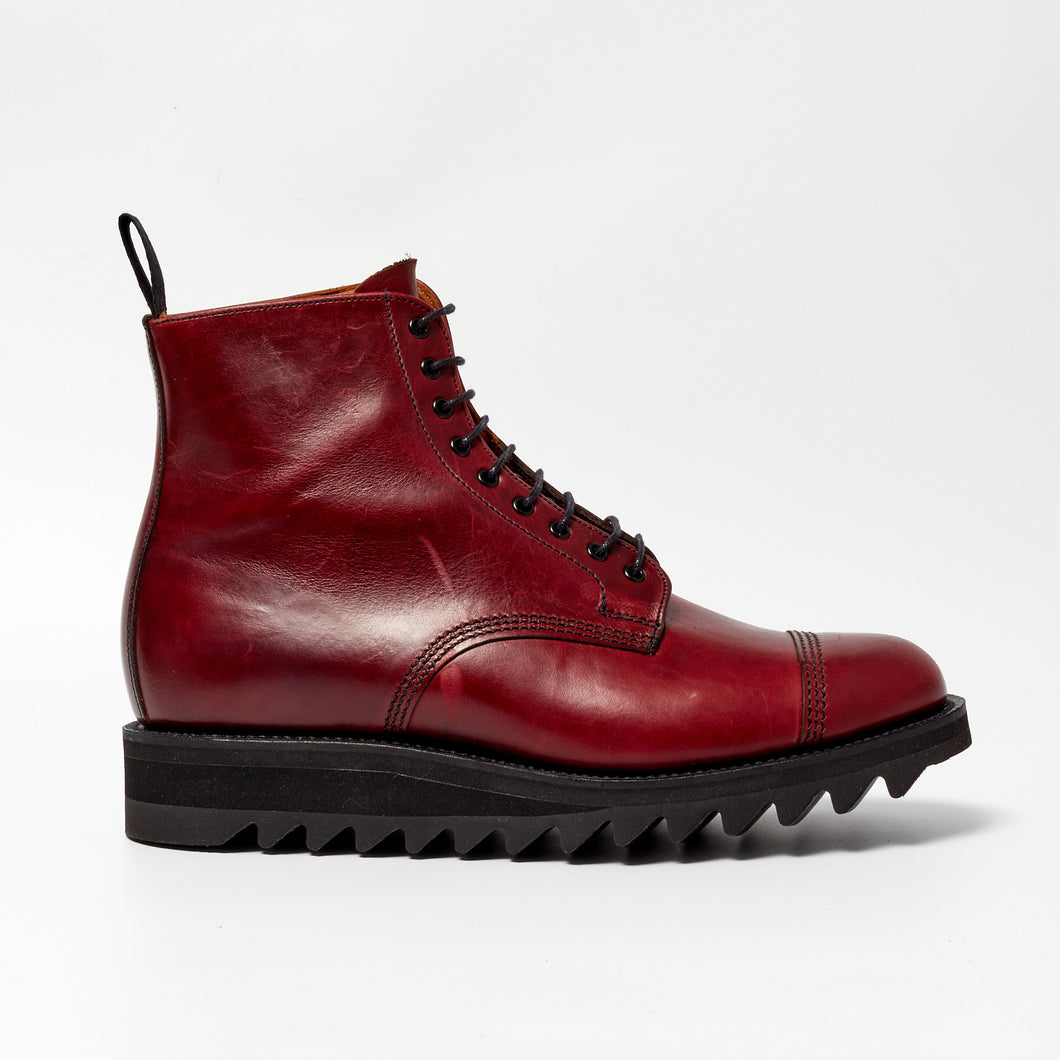 The Reddington 9 holer Derby toe cap leather boot